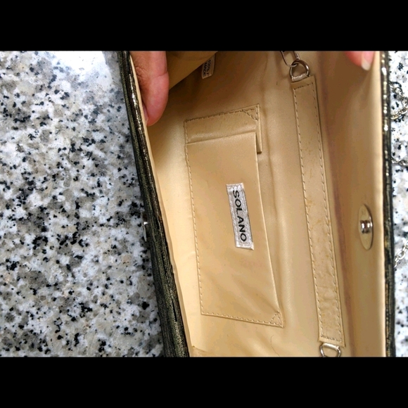 SOLANO Metallic Silver clutch - Picture 3 of 5